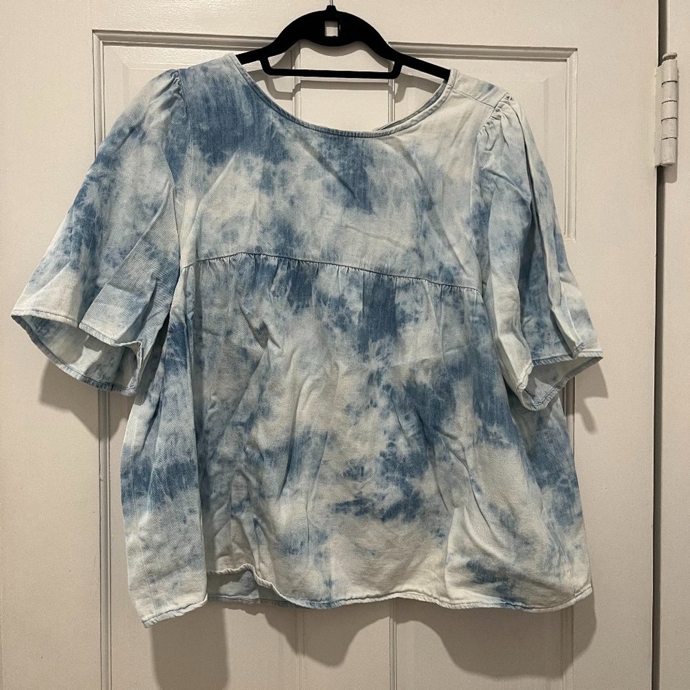 American Eagle Tie Dye Short Sleeve Blouse